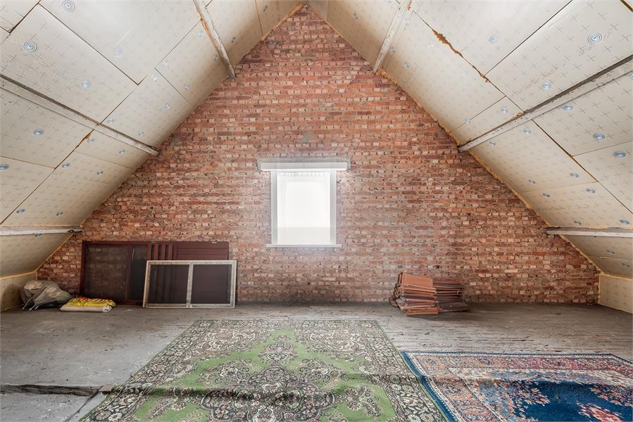 Te renoveren eengezinswoning met 3 slaapkamers