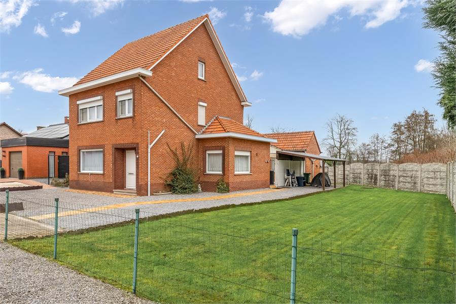 Te renoveren eengezinswoning met 3 slaapkamers