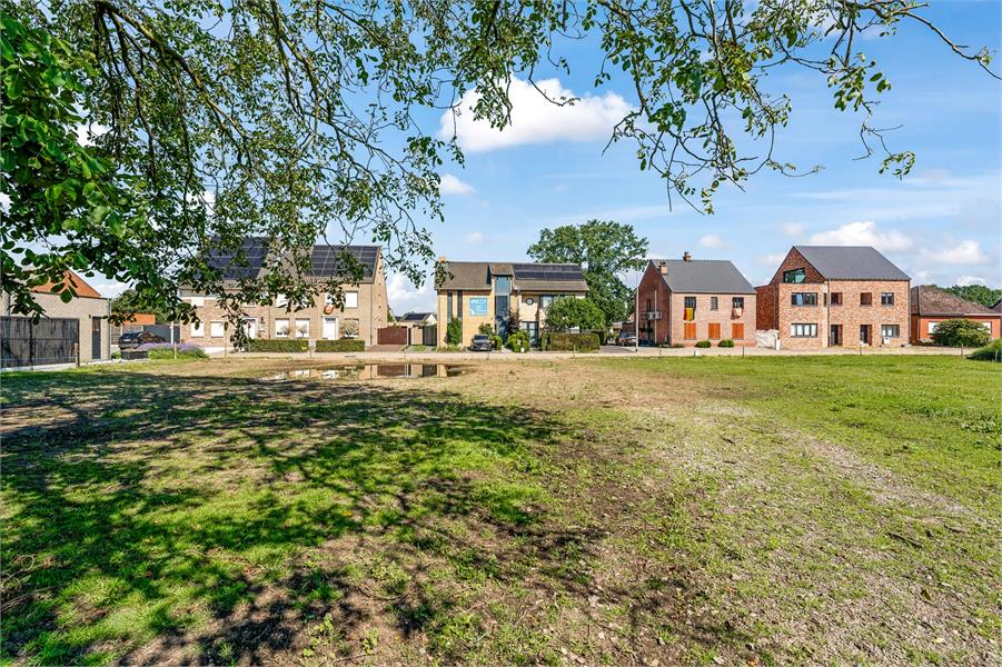 Projectgrond voor 4 HOB met vergunde plannen