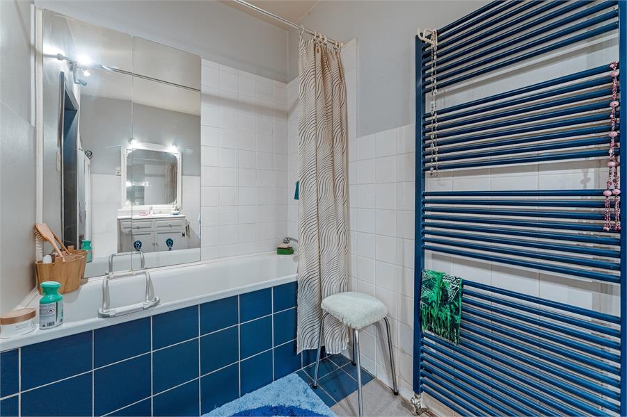 Opbrengsteigendom – 3 appartementen + 3 garages