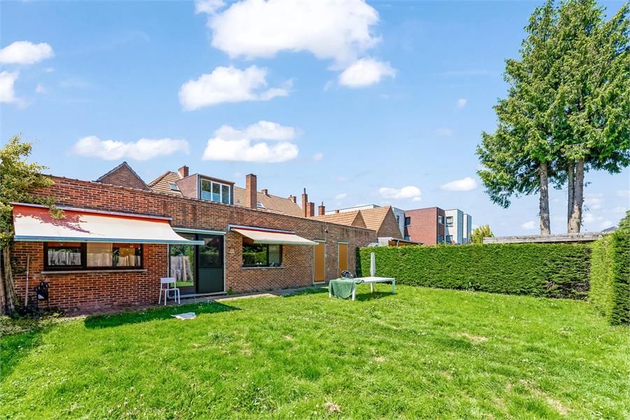 Opbrengsteigendom – 3 appartementen + 3 garages