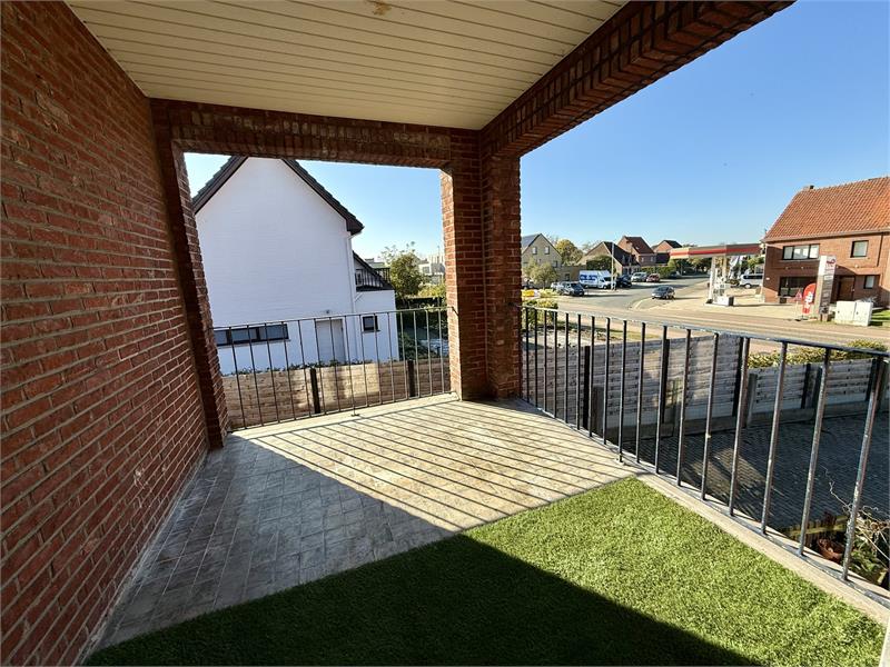 Opbrengsteigendom – 3 appartementen + 3 garages
