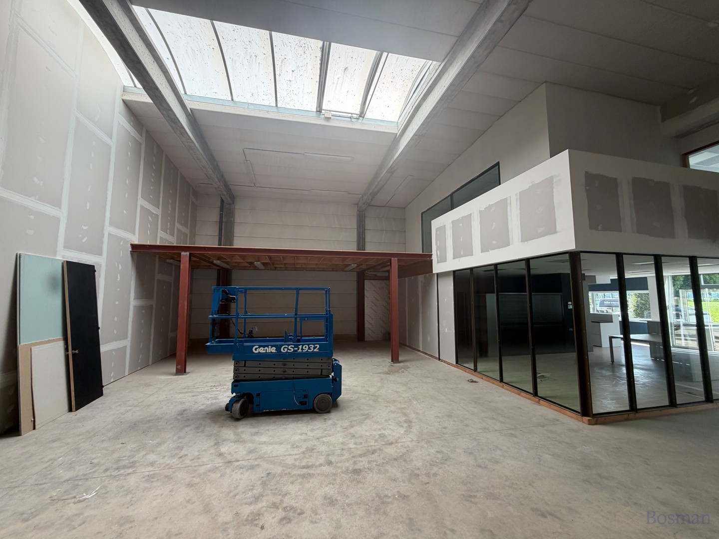 Handelspand (336m²) te huur in Geel