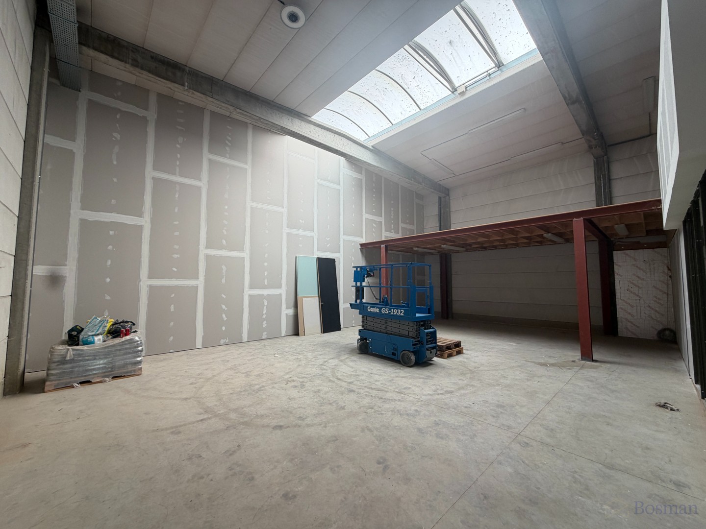 Handelspand (336m²) te huur in Geel