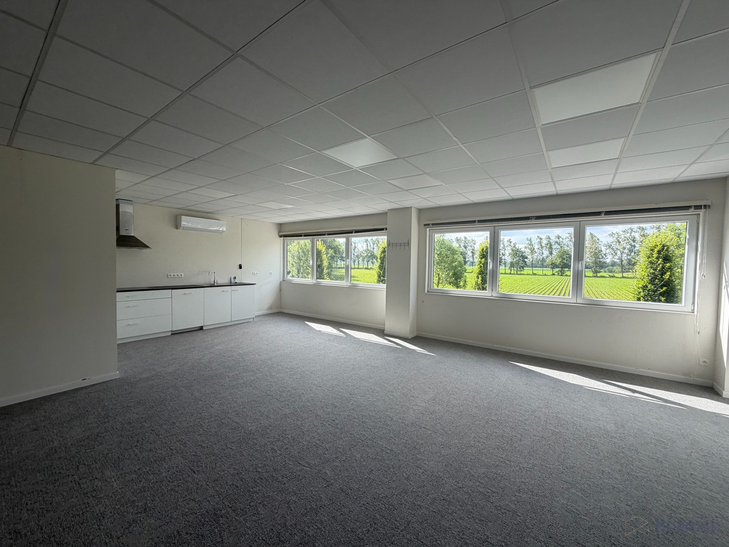 Handelspand (336m²) te huur in Geel