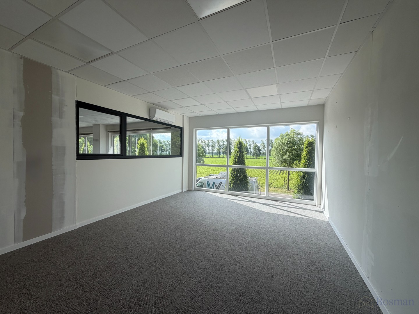Handelspand (336m²) te huur in Geel