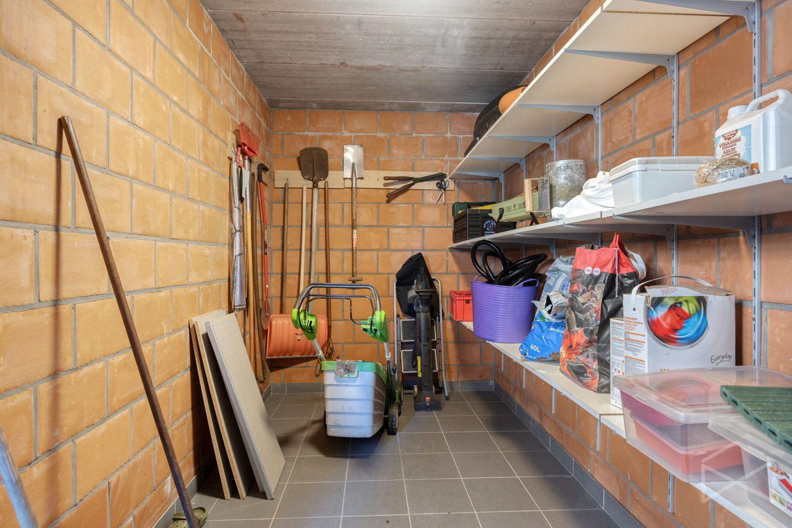 Gelijkvloers appartement te koop in Hulst