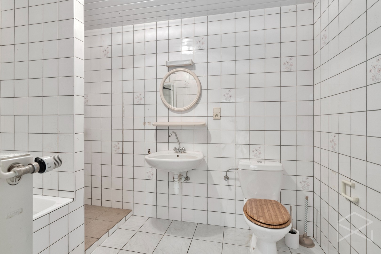 Ruime woning met mogelijkheid voor handel en/of vrij beroep te koop in Ham