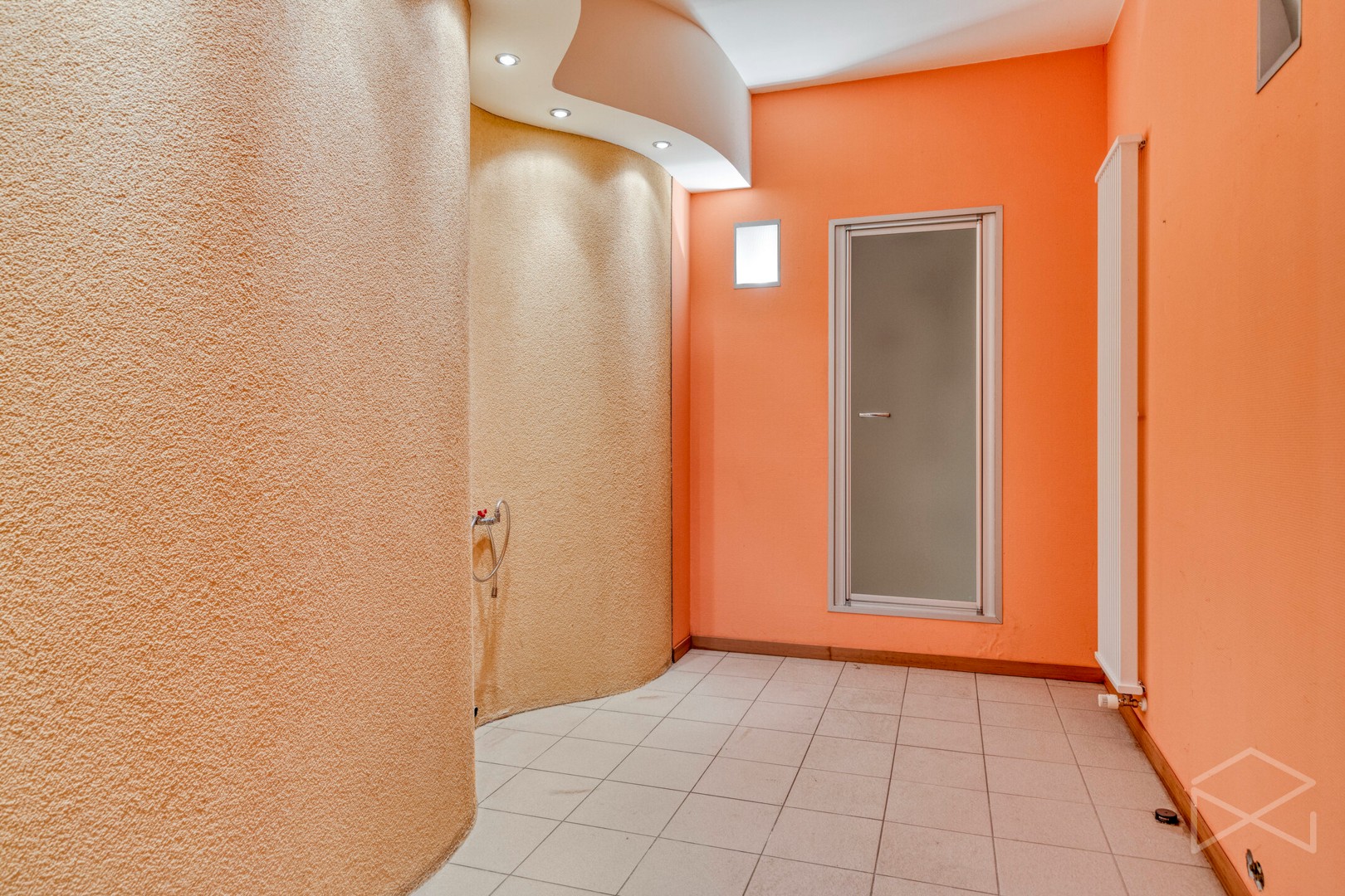 Ruime woning met mogelijkheid voor handel en/of vrij beroep te koop in Ham