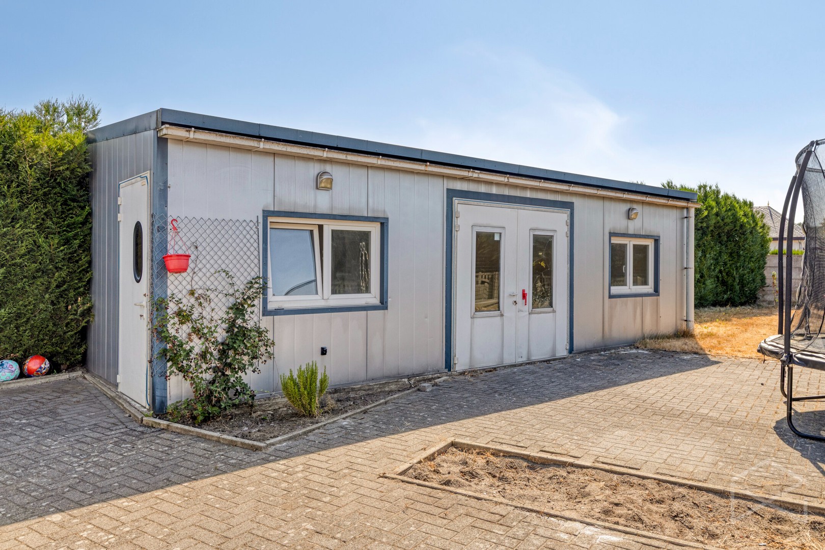 Ruime woning met mogelijkheid voor handel en/of vrij beroep te koop in Ham